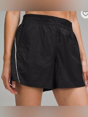 Lululemon License to Train High-Rise
Lightweight Short Size 0 Black